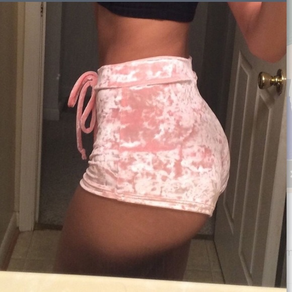 🦋Cute and sexy pastel pink Booty shorts! - Picture 2 of 5